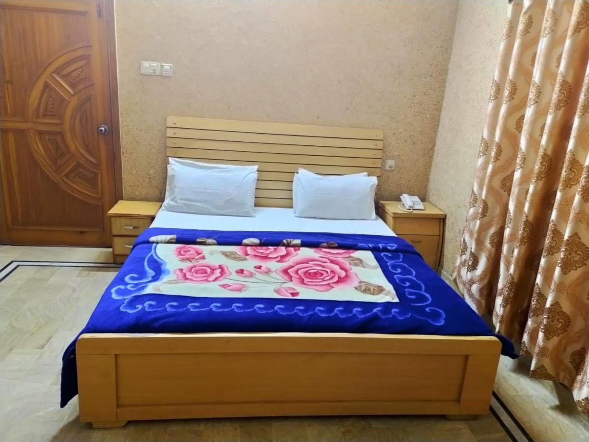 Karachi Motel Buitenkant foto